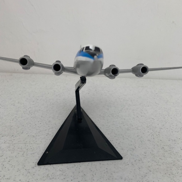 Vintage 1980s Pan American 6110C Airplane Model and Display Stand - Picture 6 of 16